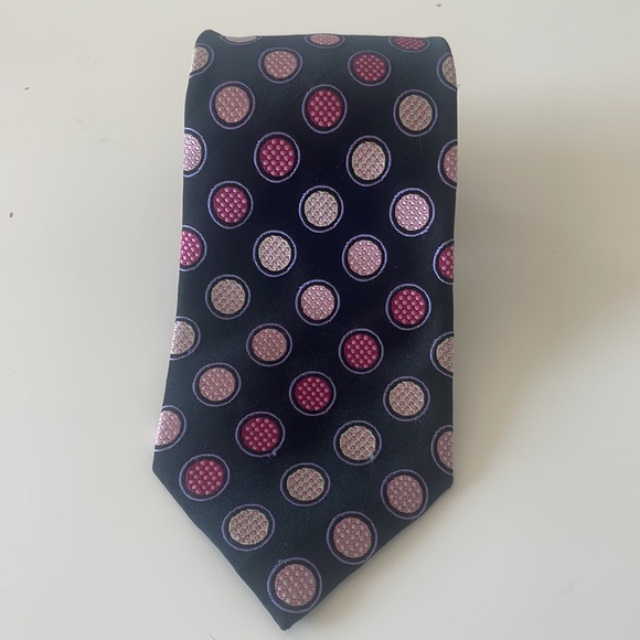 BCBG Handsewn Silk Navy and Pink Men’s Necktie - Picture 2 of 8